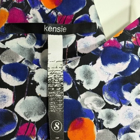 Kensie Multicolor Abstract Sleeveless Top - Picture 5 of 5